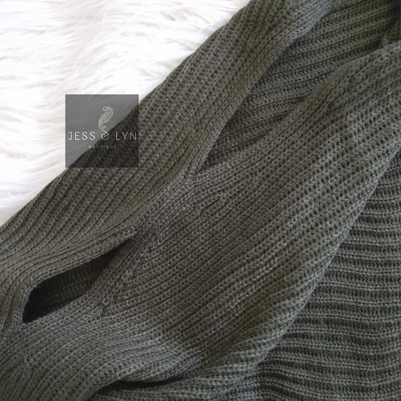 🆕 JAMESYN- Olive Oversized Boyfriend Knit Sweater w/Open Arm Detail - Picture 14 of 16